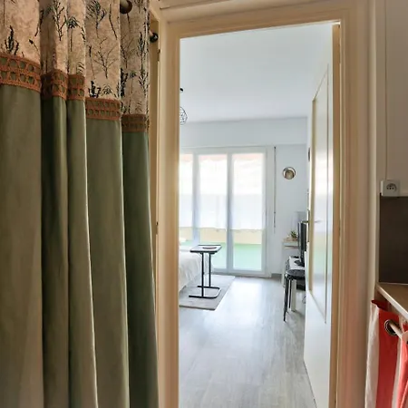 With A 20sqm Terrace 10min From La Croisette