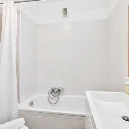 With A 20sqm Terrace 10min From La Croisette