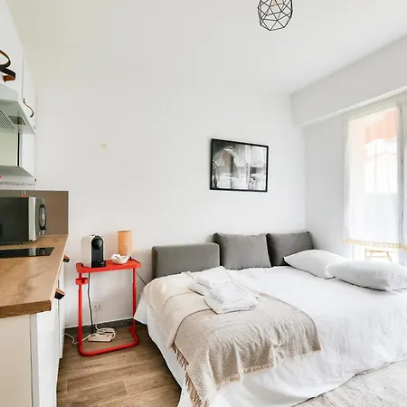 With A 20sqm Terrace 10min From La Croisette